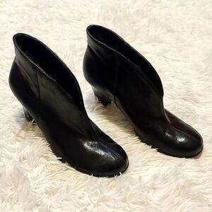 A2 by Aersoles Gold Role Ankle Boot 9